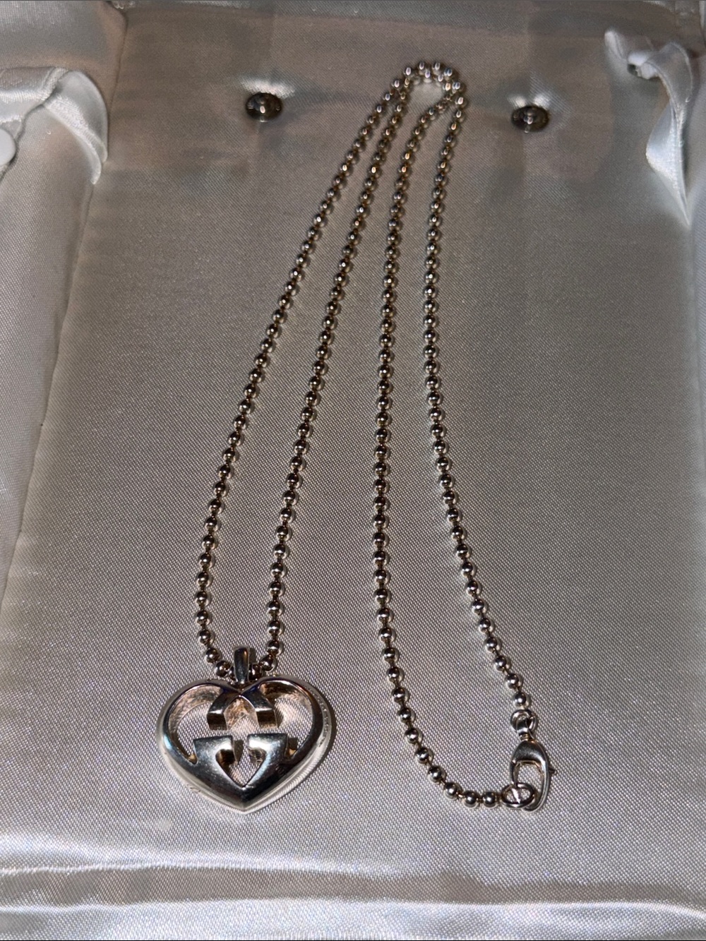 GUCCI Sterling Silver Beaded Heart Logo Pendant - Picture 11 of 13